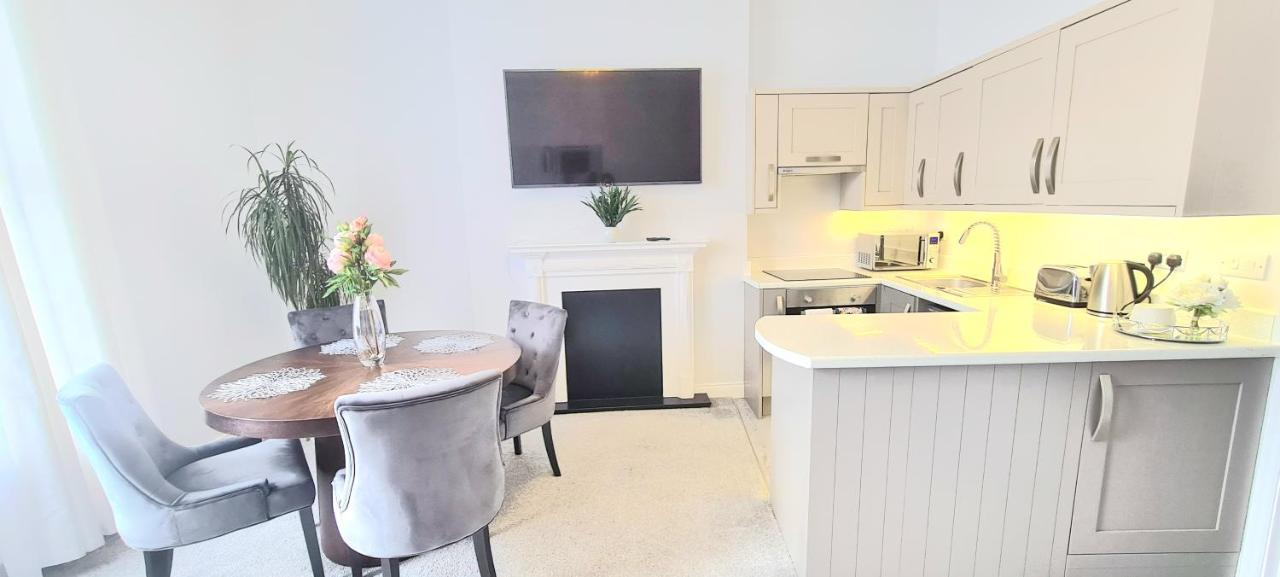 Spacious 3 Bed Flat Near The Sea With Parking Bournemouth Exterior foto